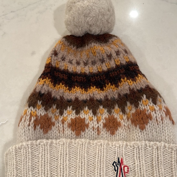 Moncler hat